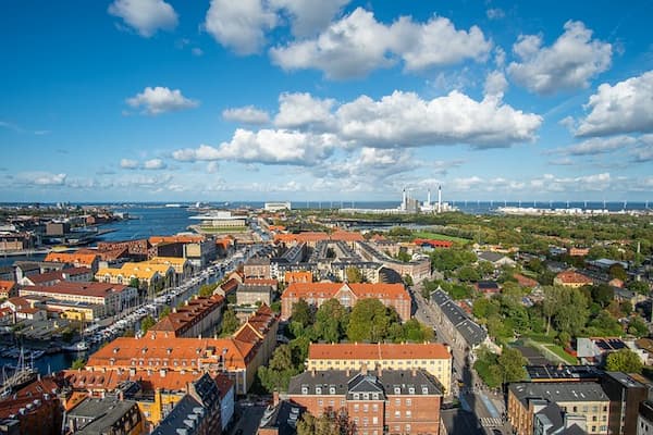 København-Copenhagen. Bygninger. Boliger, lejligheder, erhverv. Set fra oven.